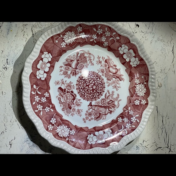 1 Spode Trophies 10.7/8” Dinner Plate